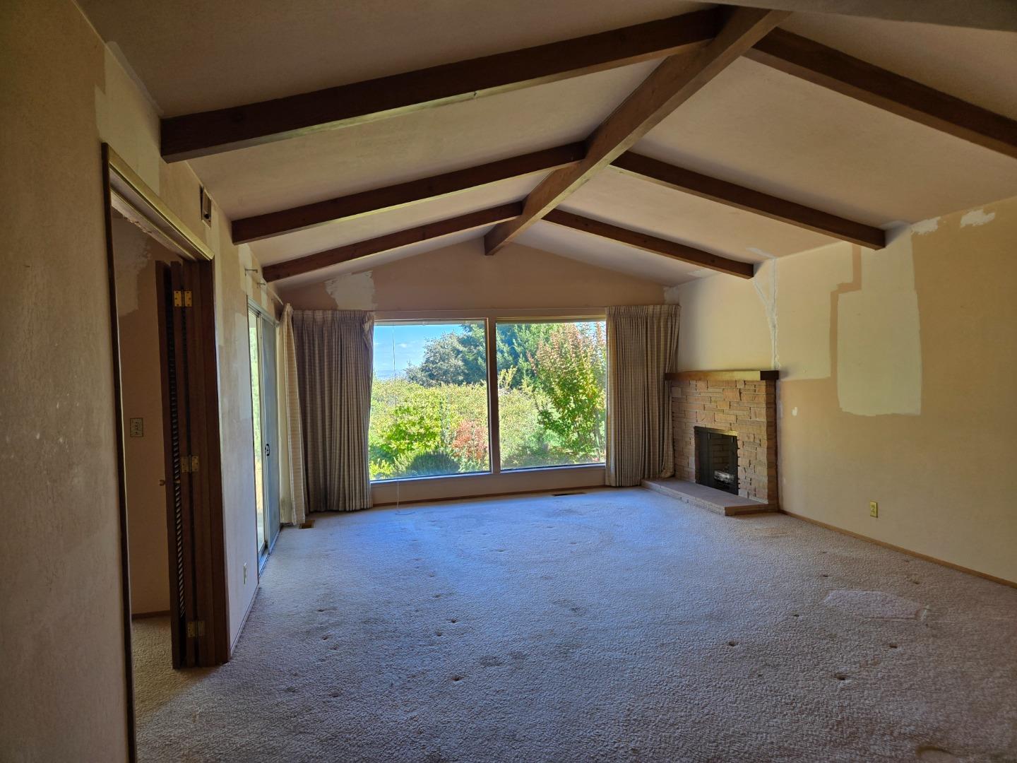 Detail Gallery Image 9 of 40 For 12130 Foothill Ln, Los Altos Hills,  CA 94022 - 4 Beds | 2/1 Baths