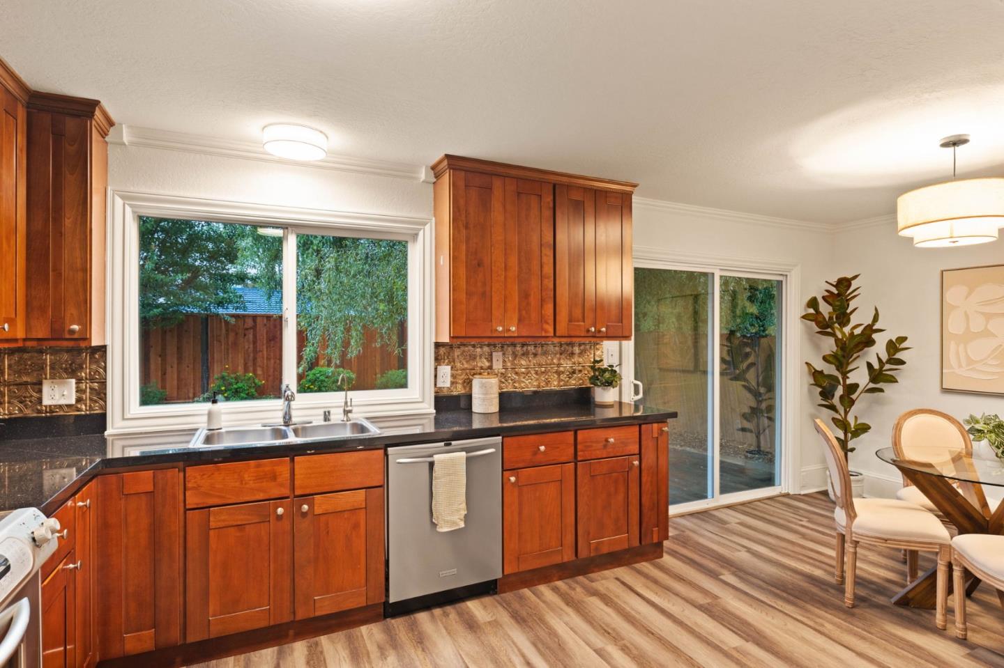 Detail Gallery Image 14 of 29 For 3702 Gettysburg Ct, Pleasanton,  CA 94588 - 3 Beds | 2 Baths