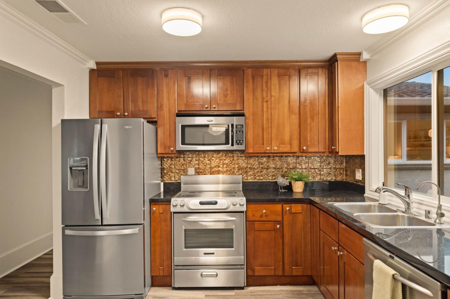 Detail Gallery Image 16 of 29 For 3702 Gettysburg Ct, Pleasanton,  CA 94588 - 3 Beds | 2 Baths