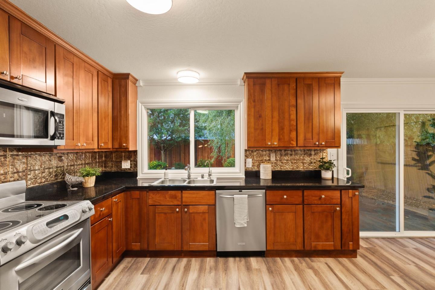 Detail Gallery Image 17 of 29 For 3702 Gettysburg Ct, Pleasanton,  CA 94588 - 3 Beds | 2 Baths