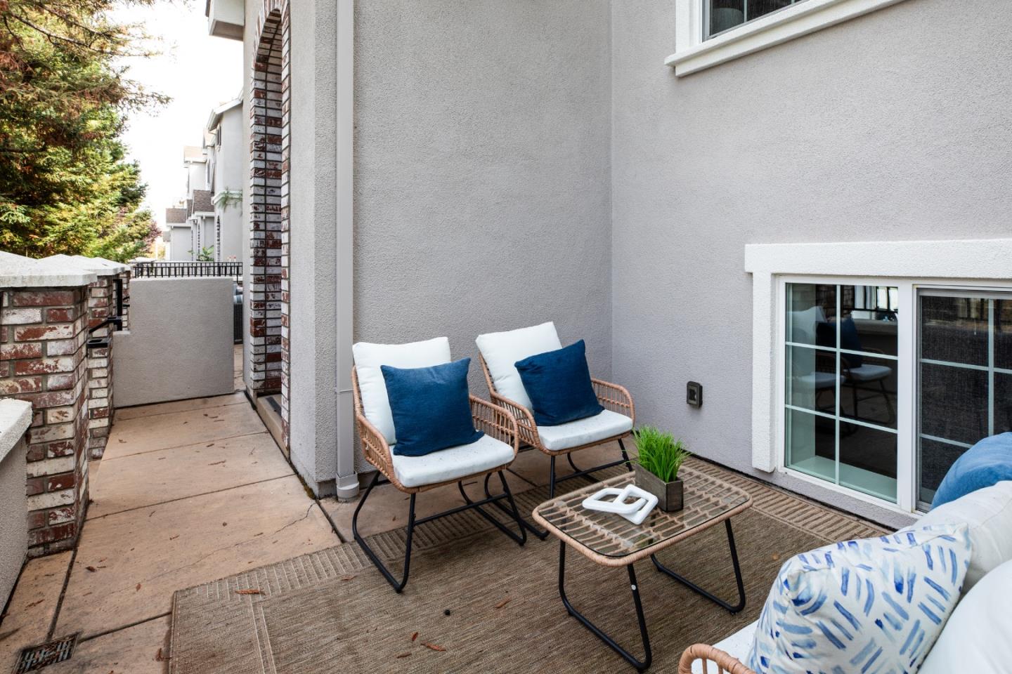 Detail Gallery Image 12 of 27 For 1129 Munich Ter, Sunnyvale,  CA 94089 - 3 Beds | 2/1 Baths