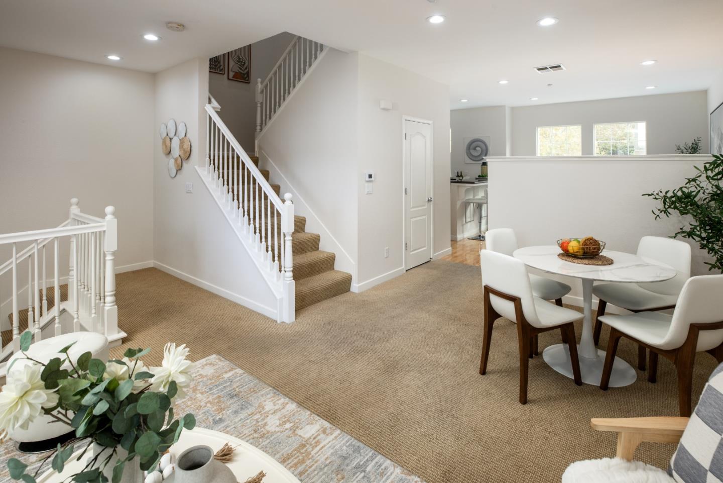 Detail Gallery Image 5 of 27 For 1129 Munich Ter, Sunnyvale,  CA 94089 - 3 Beds | 2/1 Baths