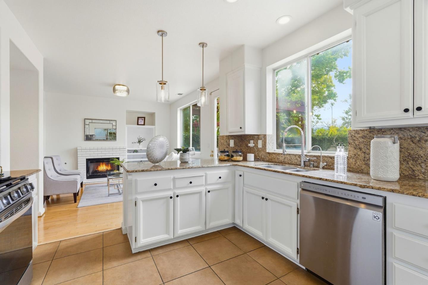 Detail Gallery Image 16 of 54 For 448 River Rock Ct, San Jose,  CA 95136 - 3 Beds | 2/1 Baths