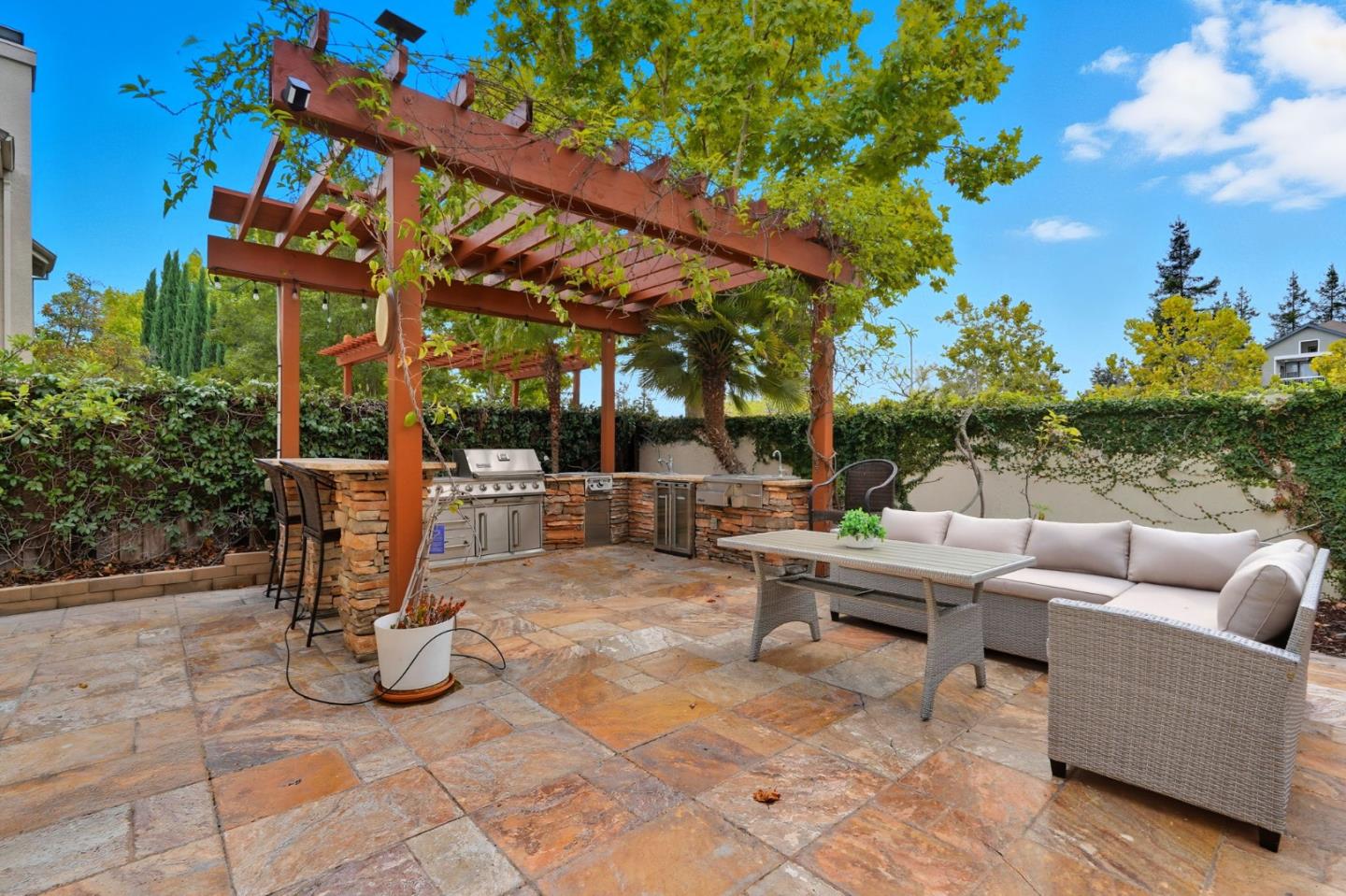 Detail Gallery Image 37 of 54 For 448 River Rock Ct, San Jose,  CA 95136 - 3 Beds | 2/1 Baths