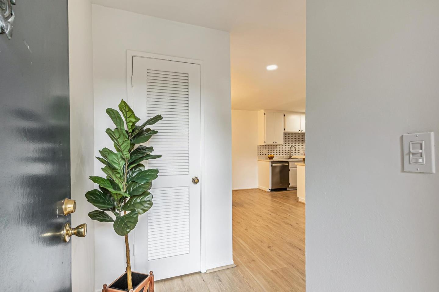 Detail Gallery Image 2 of 51 For 247 N Capitol Ave #105,  San Jose,  CA 95127 - 1 Beds | 1 Baths