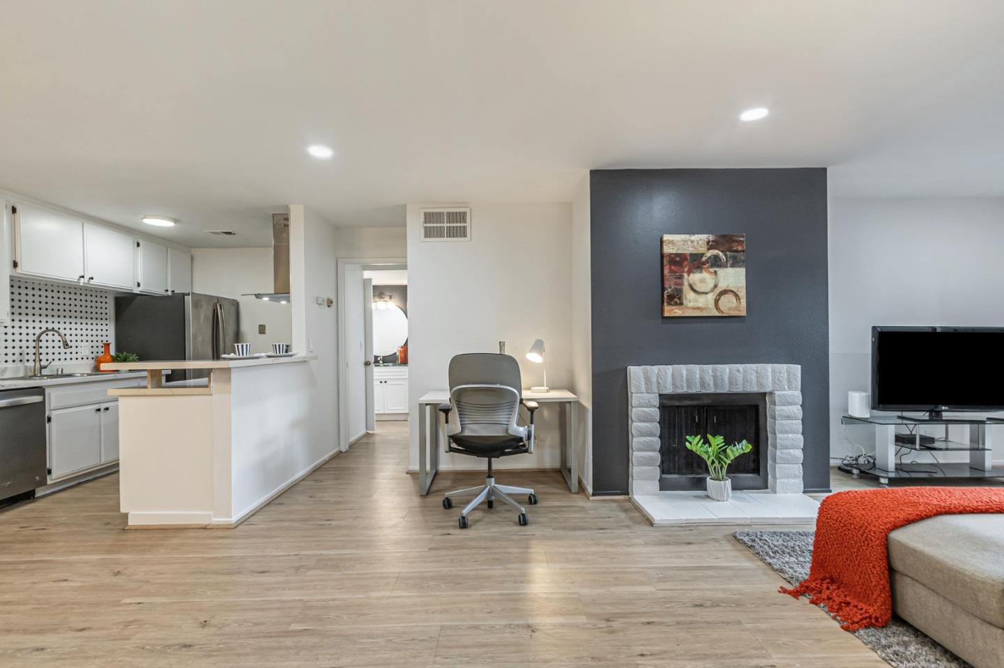 Detail Gallery Image 3 of 51 For 247 N Capitol Ave #105,  San Jose,  CA 95127 - 1 Beds | 1 Baths