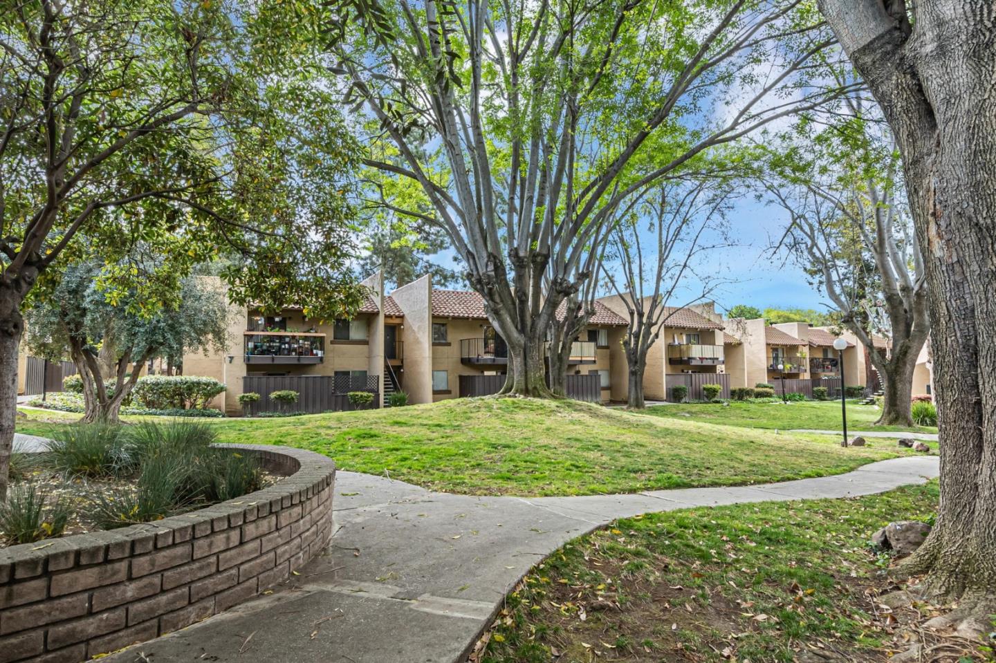 Detail Gallery Image 32 of 51 For 247 N Capitol Ave #105,  San Jose,  CA 95127 - 1 Beds | 1 Baths