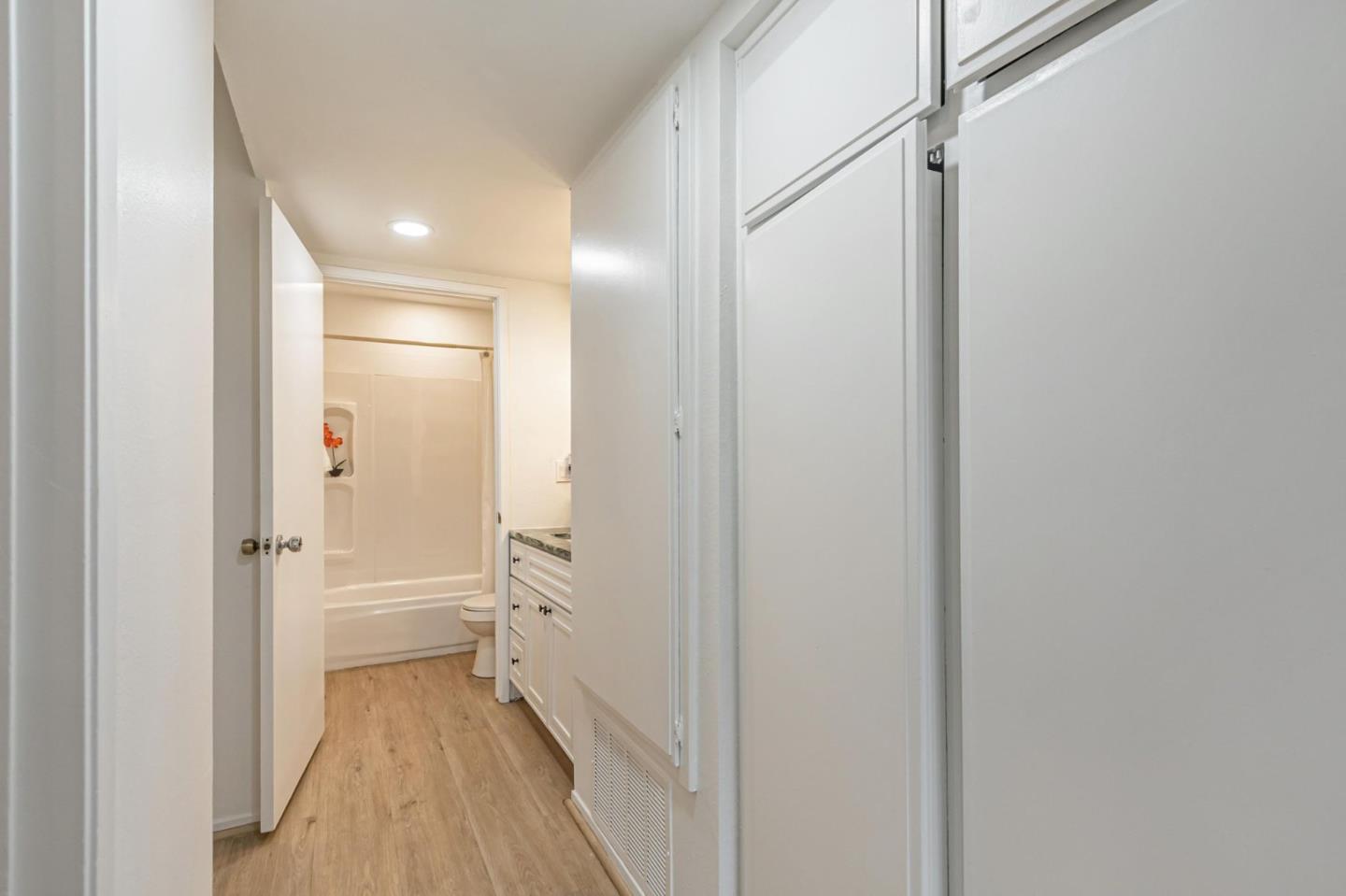 Detail Gallery Image 41 of 51 For 247 N Capitol Ave #105,  San Jose,  CA 95127 - 1 Beds | 1 Baths