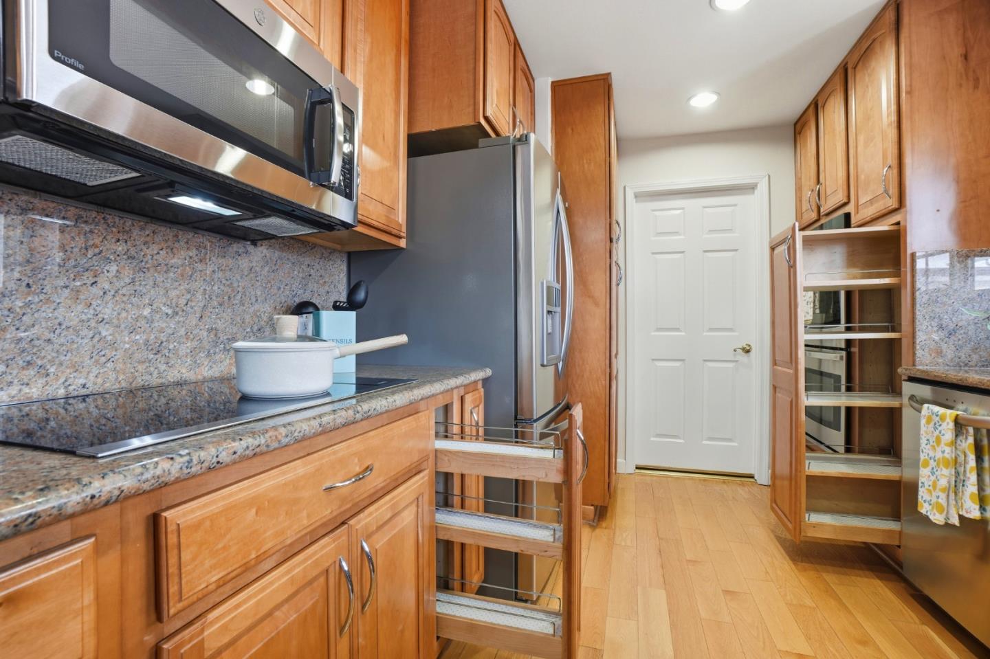 Detail Gallery Image 11 of 30 For 3151 Summit Rd, San Bruno,  CA 94066 - 3 Beds | 2 Baths