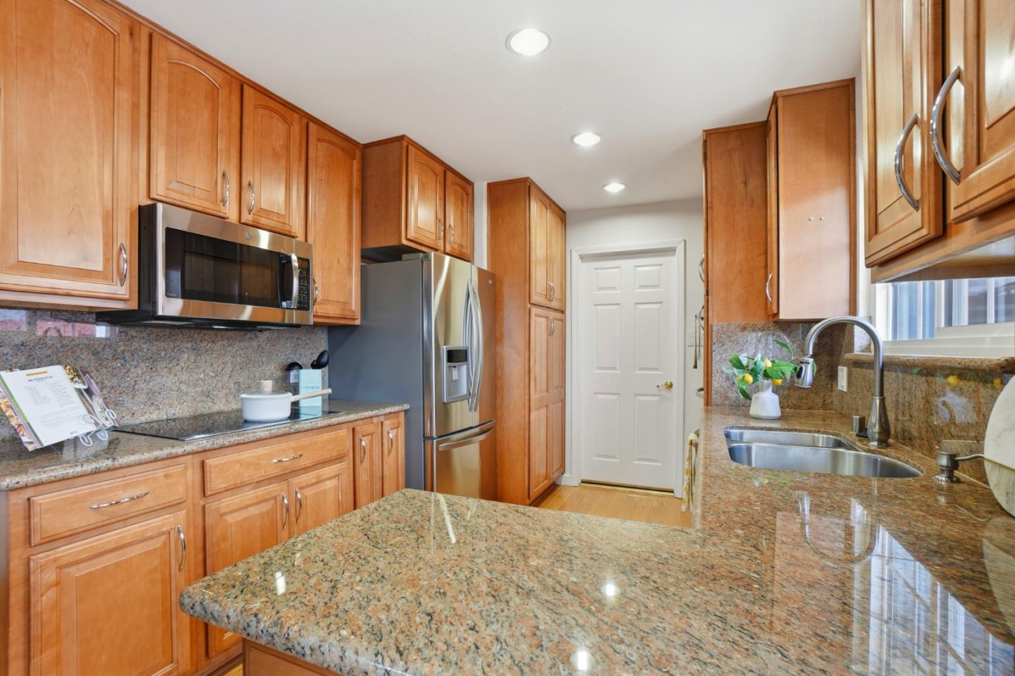 Detail Gallery Image 6 of 30 For 3151 Summit Rd, San Bruno,  CA 94066 - 3 Beds | 2 Baths