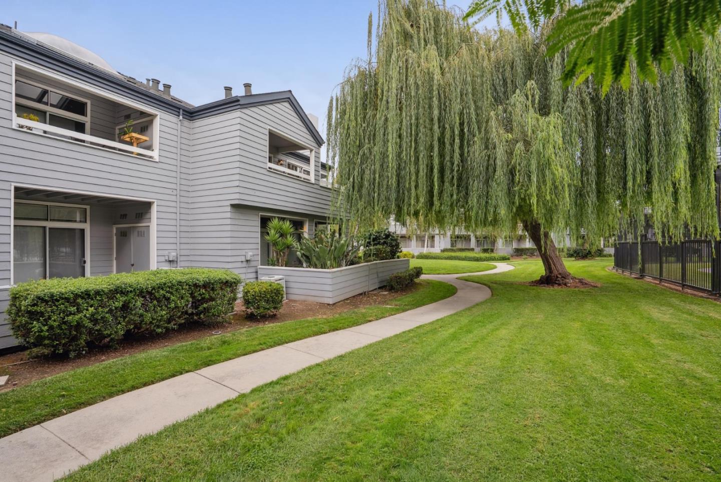 Detail Gallery Image 33 of 100 For 1612 Parkview Green Cir, San Jose,  CA 95131 - 2 Beds | 2 Baths