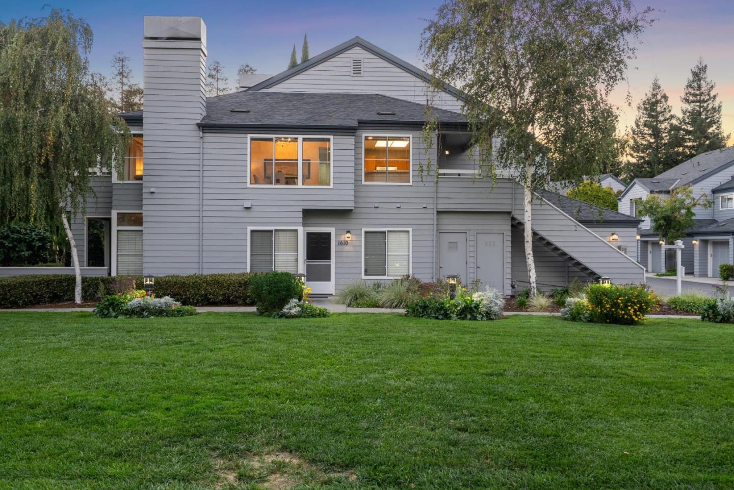 Detail Gallery Image 4 of 100 For 1612 Parkview Green Cir, San Jose,  CA 95131 - 2 Beds | 2 Baths