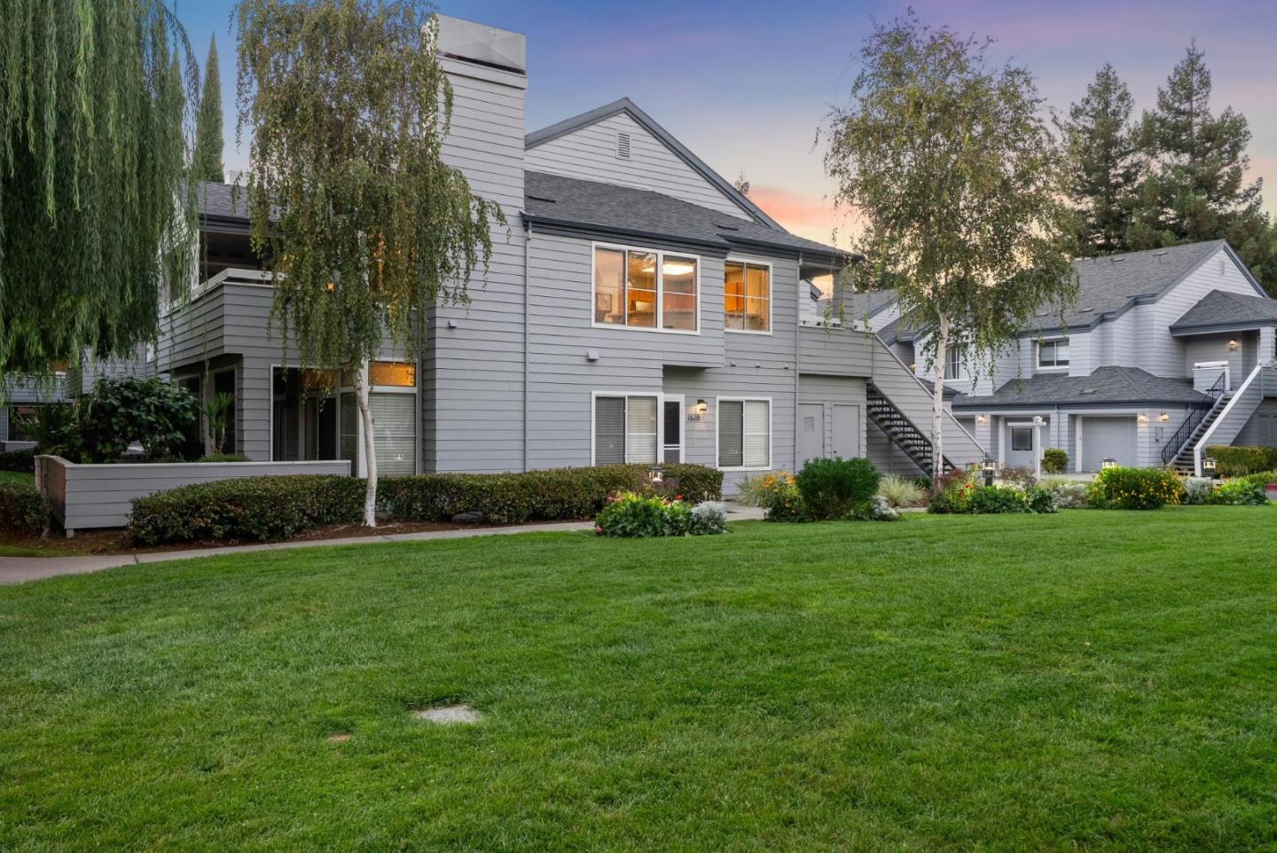 Detail Gallery Image 5 of 100 For 1612 Parkview Green Cir, San Jose,  CA 95131 - 2 Beds | 2 Baths