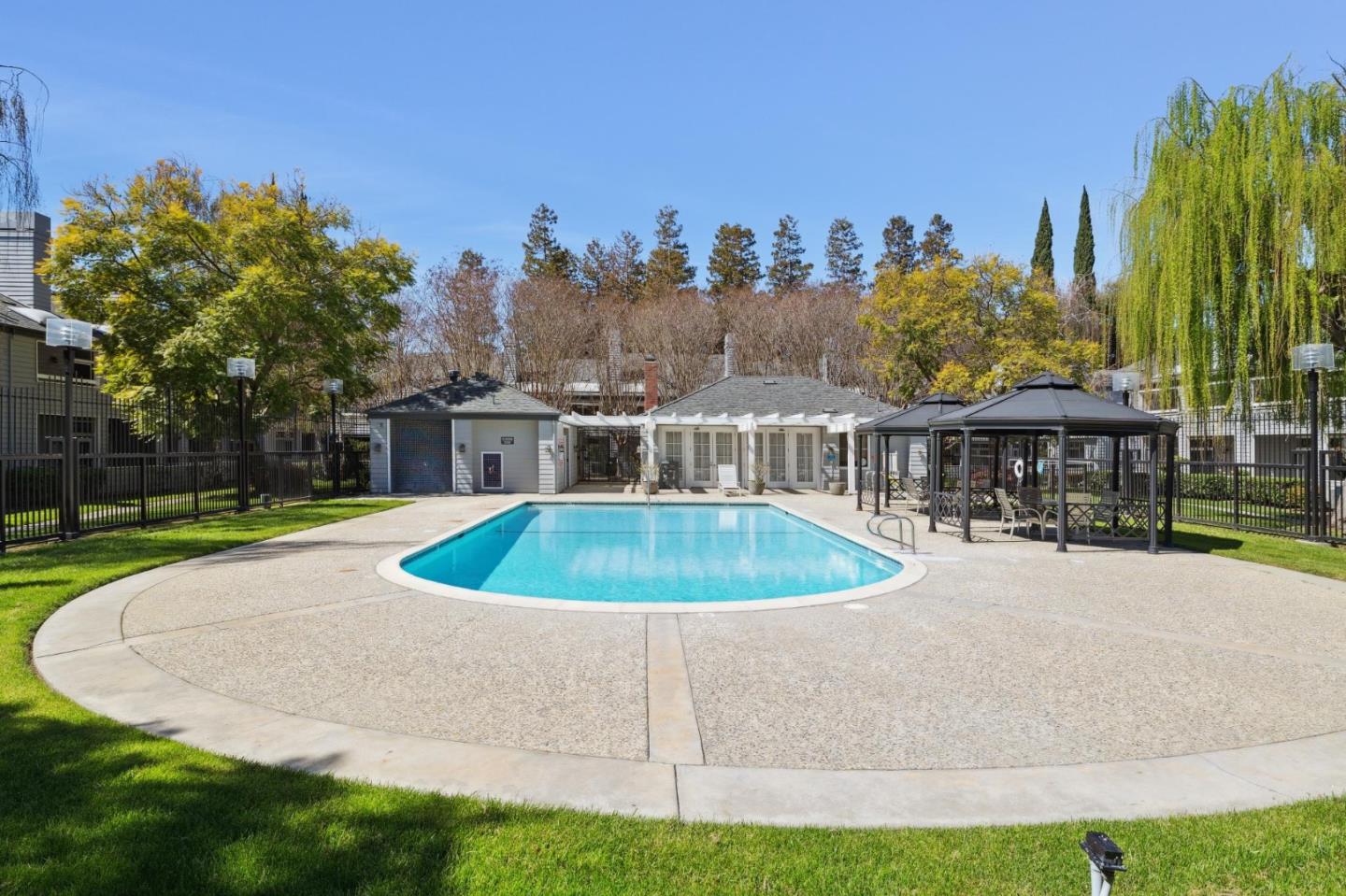 Detail Gallery Image 89 of 100 For 1612 Parkview Green Cir, San Jose,  CA 95131 - 2 Beds | 2 Baths