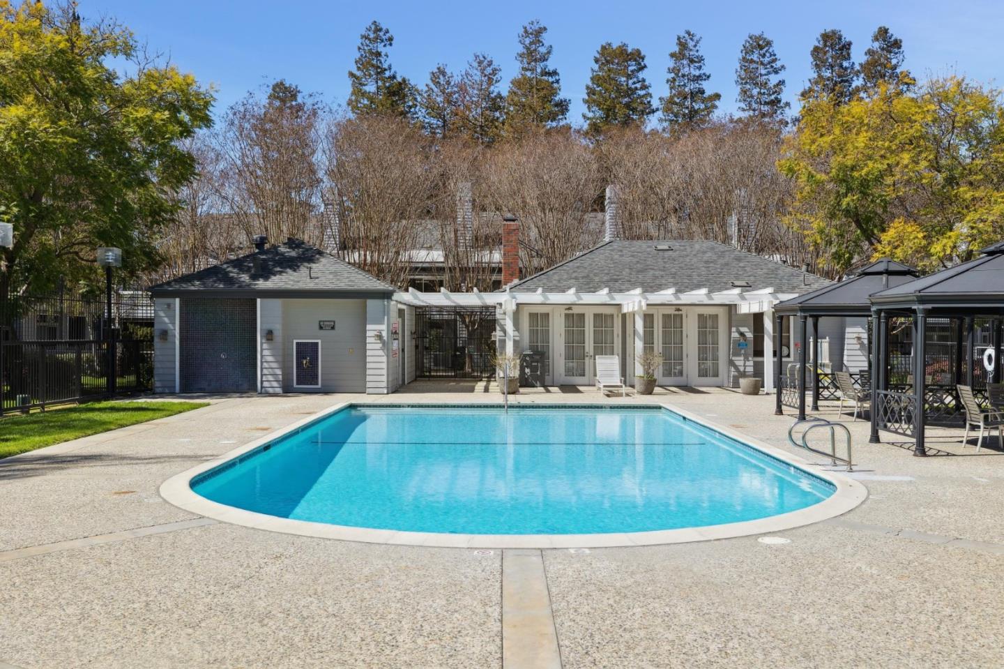 Detail Gallery Image 90 of 100 For 1612 Parkview Green Cir, San Jose,  CA 95131 - 2 Beds | 2 Baths