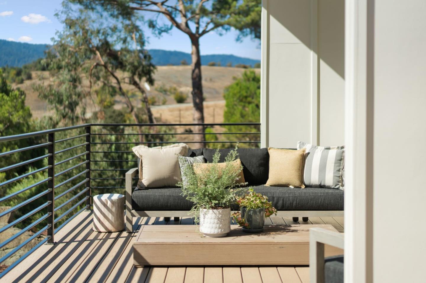 Detail Gallery Image 12 of 15 For 131 Croydon Way, Woodside,  CA 94062 - 5 Beds | 5/1 Baths