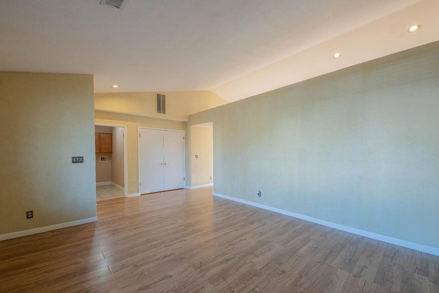 Detail Gallery Image 10 of 41 For 1050 Zinfandel Cir, Gonzales,  CA 93926 - 3 Beds | 2 Baths