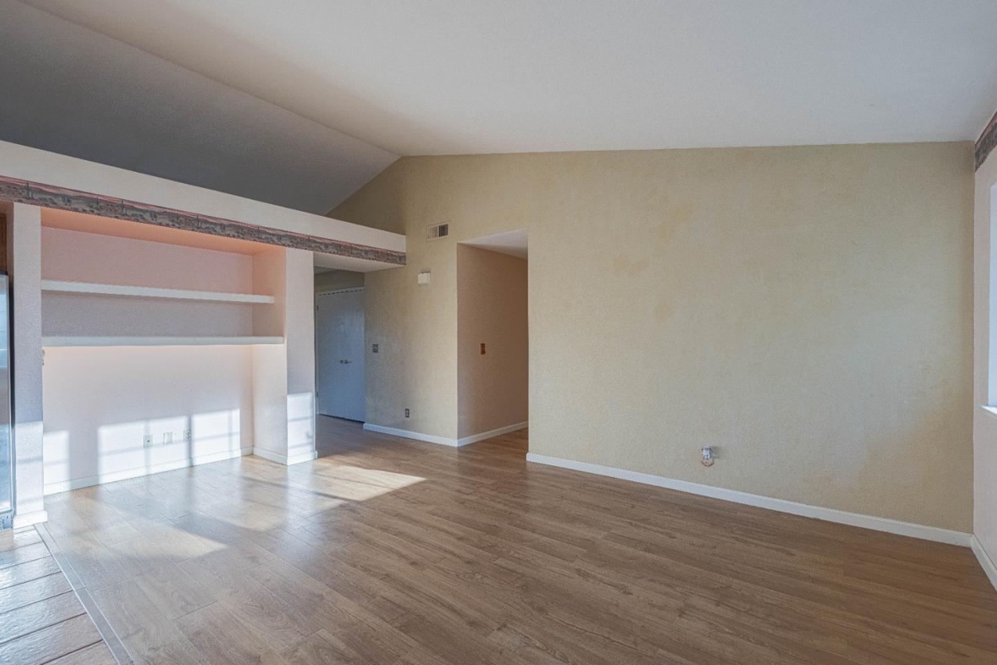 Detail Gallery Image 13 of 41 For 1050 Zinfandel Cir, Gonzales,  CA 93926 - 3 Beds | 2 Baths