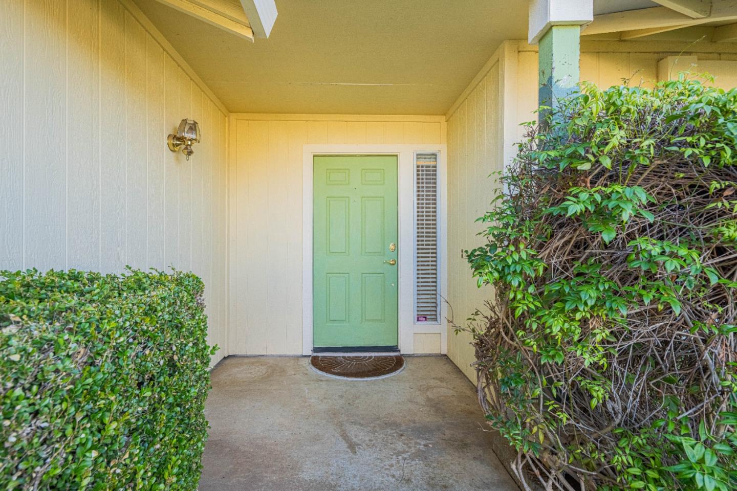 Detail Gallery Image 5 of 41 For 1050 Zinfandel Cir, Gonzales,  CA 93926 - 3 Beds | 2 Baths