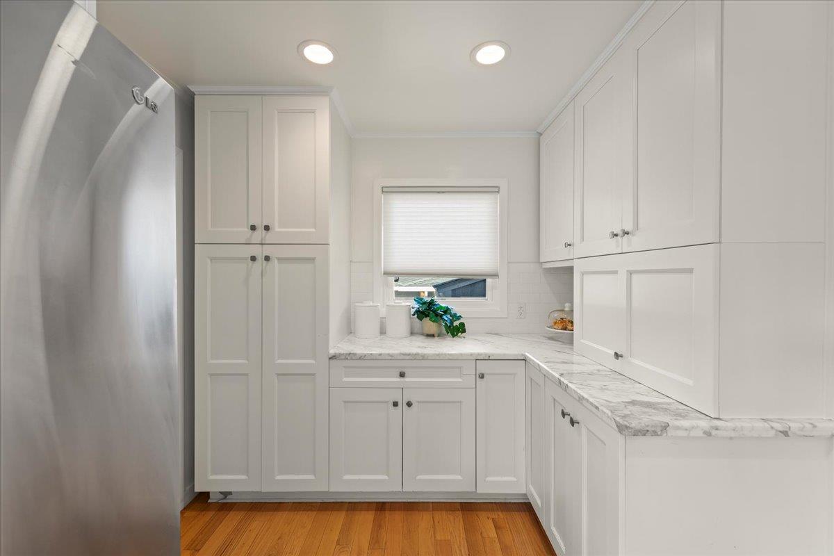 Detail Gallery Image 11 of 31 For 1575 Parrott Dr, San Mateo,  CA 94402 - 3 Beds | 2 Baths