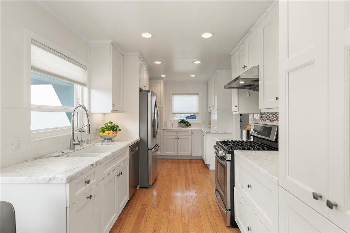 Detail Gallery Image 15 of 31 For 1575 Parrott Dr, San Mateo,  CA 94402 - 3 Beds | 2 Baths