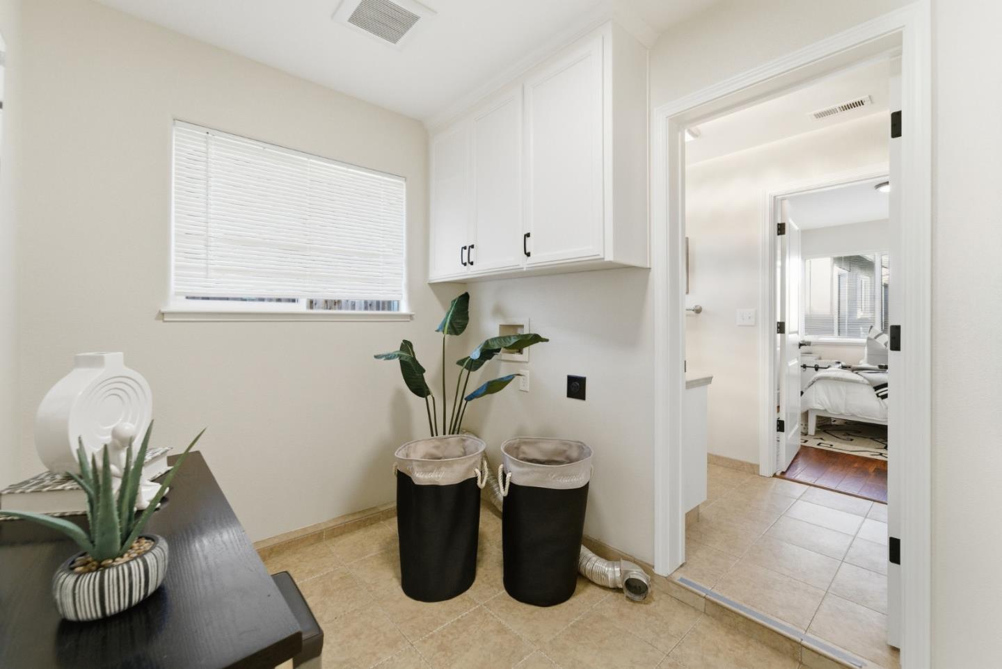 Detail Gallery Image 23 of 34 For 10170 Regan St, San Jose,  CA 95127 - 5 Beds | 3 Baths