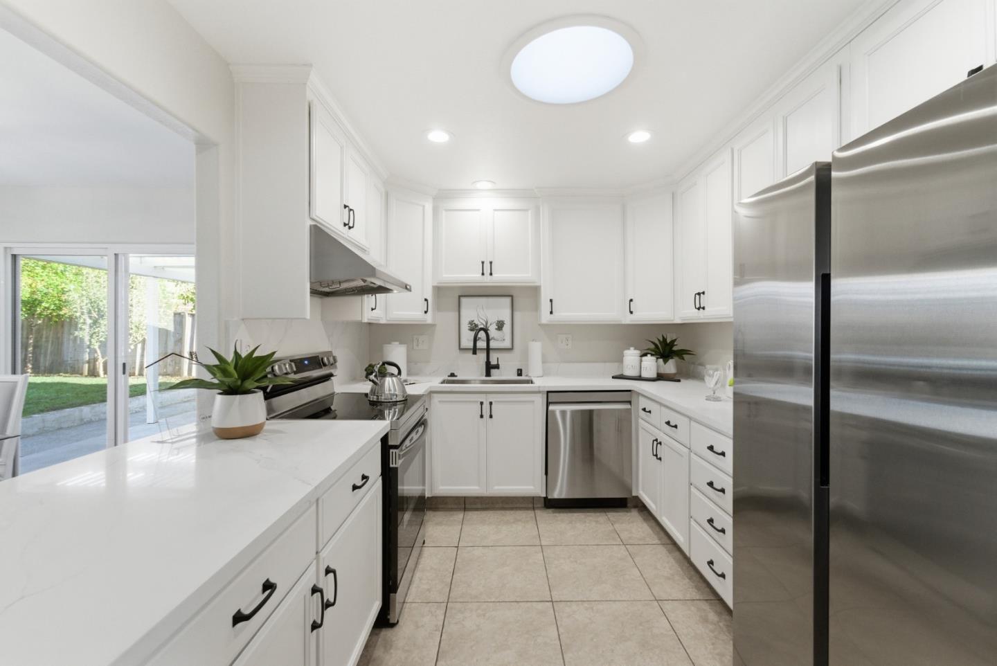 Detail Gallery Image 8 of 34 For 10170 Regan St, San Jose,  CA 95127 - 5 Beds | 3 Baths