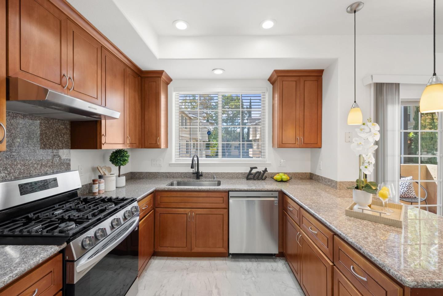 Detail Gallery Image 15 of 44 For 38721 Cherry Ln, Fremont,  CA 94536 - 3 Beds | 2/1 Baths