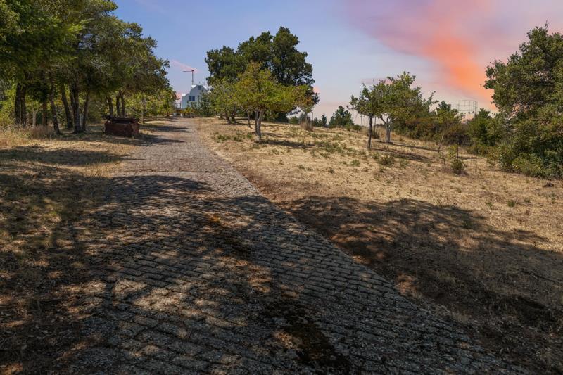 Detail Gallery Image 26 of 34 For 110 Silverline Rd, Los Gatos,  CA 95033 - – Beds | – Baths