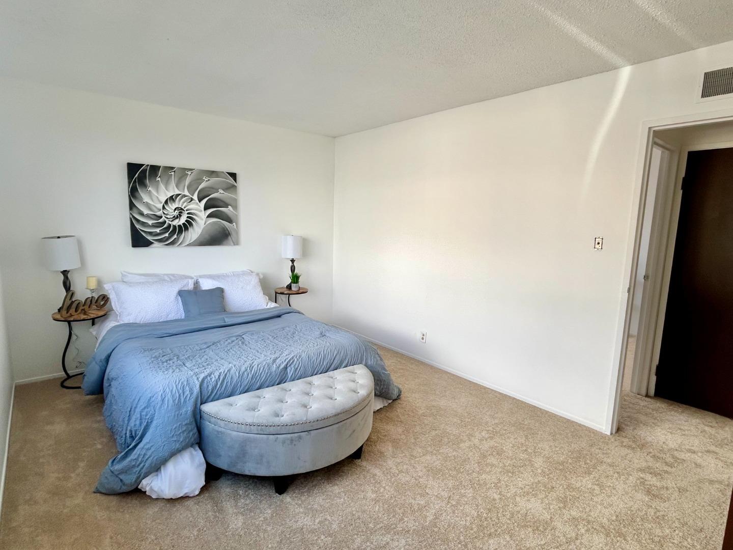 Detail Gallery Image 12 of 22 For 265 Crestmoor Cir, Pacifica,  CA 94044 - 3 Beds | 1 Baths