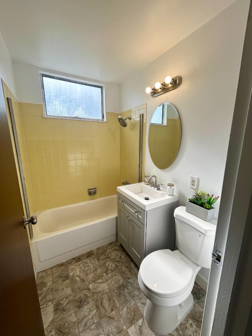 Detail Gallery Image 17 of 22 For 265 Crestmoor Cir, Pacifica,  CA 94044 - 3 Beds | 1 Baths