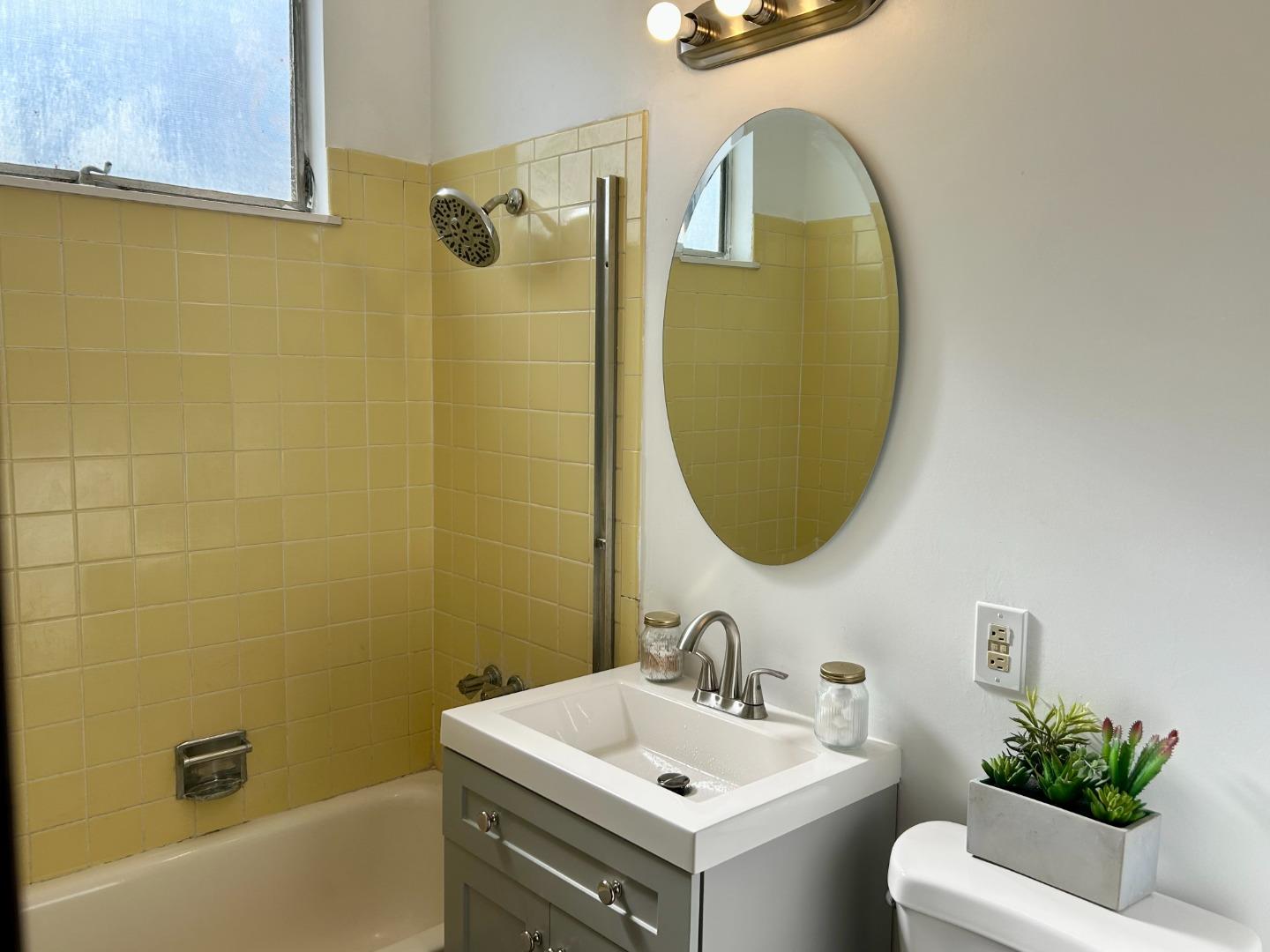 Detail Gallery Image 18 of 22 For 265 Crestmoor Cir, Pacifica,  CA 94044 - 3 Beds | 1 Baths