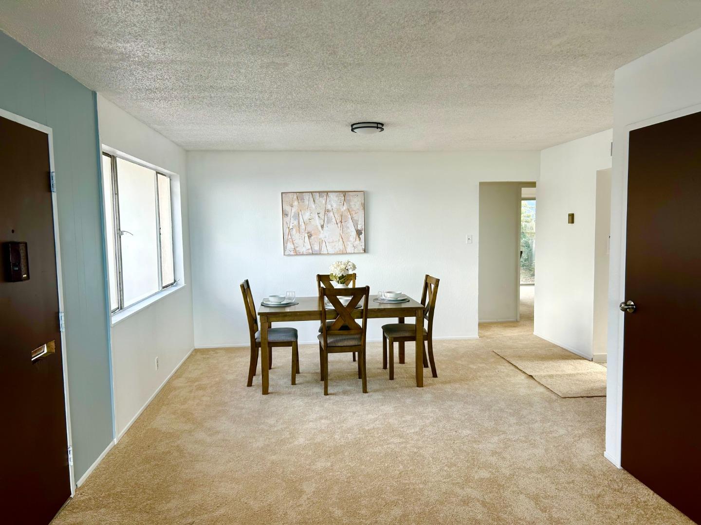 Detail Gallery Image 7 of 22 For 265 Crestmoor Cir, Pacifica,  CA 94044 - 3 Beds | 1 Baths