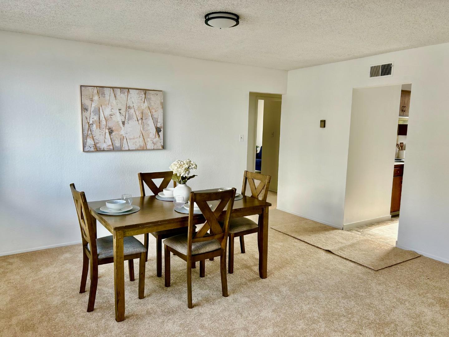 Detail Gallery Image 9 of 22 For 265 Crestmoor Cir, Pacifica,  CA 94044 - 3 Beds | 1 Baths