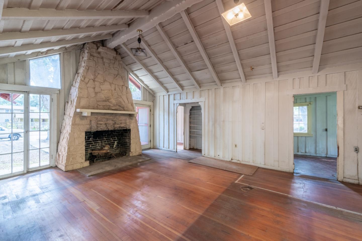 Detail Gallery Image 4 of 8 For 51 El Potrero, Carmel Valley,  CA 93924 - 2 Beds | 1/1 Baths