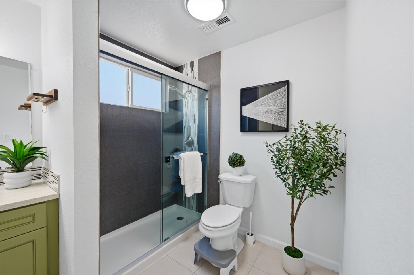 Detail Gallery Image 23 of 36 For 32395 Sheffield Ln, Union City,  CA 94587 - 4 Beds | 2 Baths