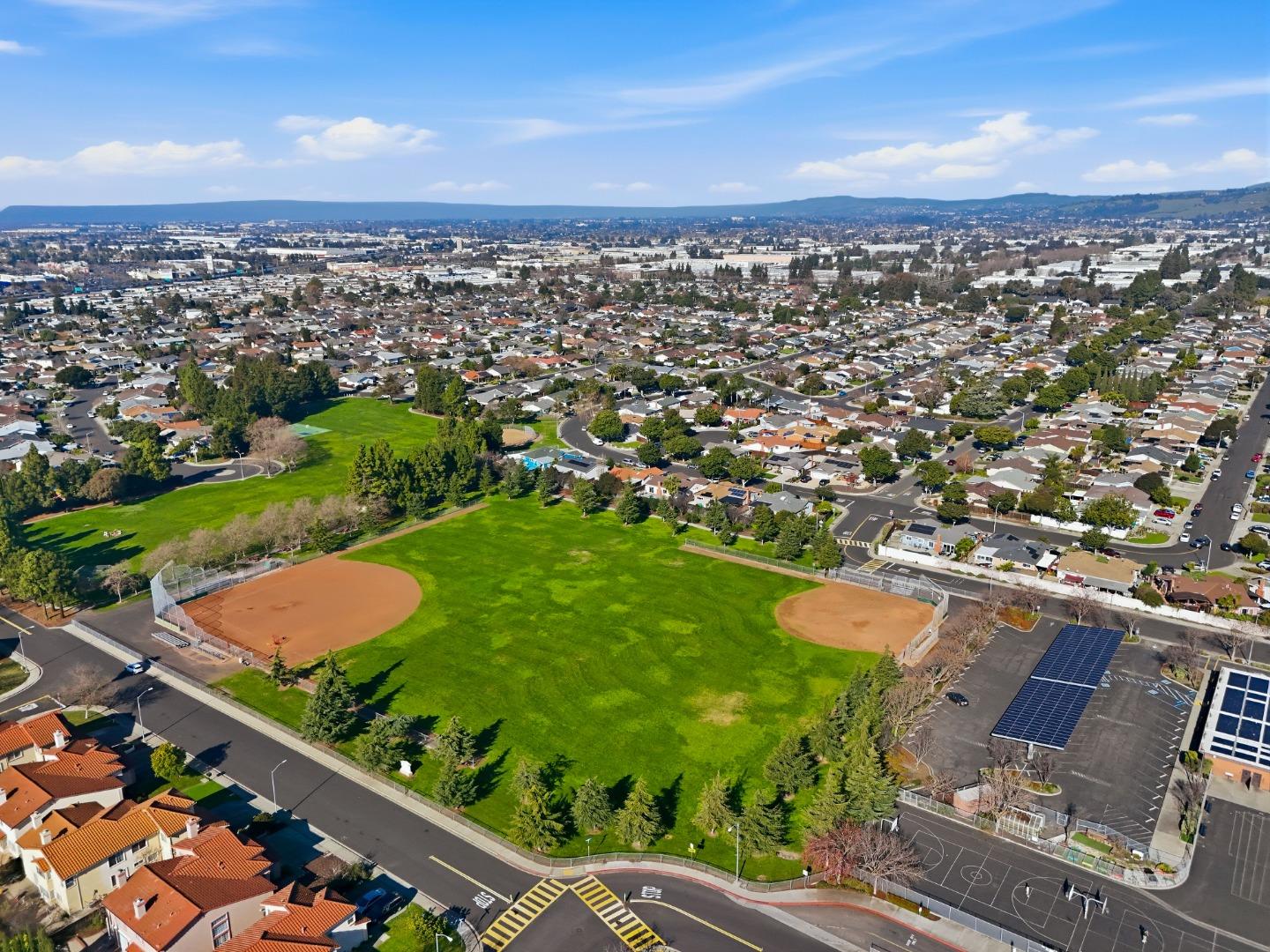 Detail Gallery Image 34 of 36 For 32395 Sheffield Ln, Union City,  CA 94587 - 4 Beds | 2 Baths