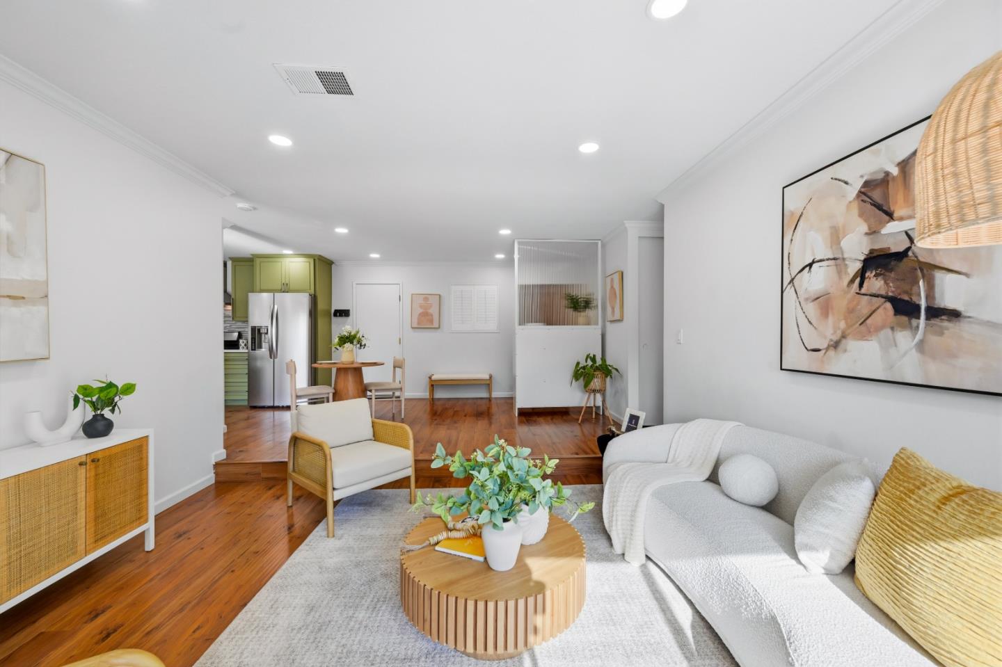 Detail Gallery Image 4 of 36 For 32395 Sheffield Ln, Union City,  CA 94587 - 4 Beds | 2 Baths