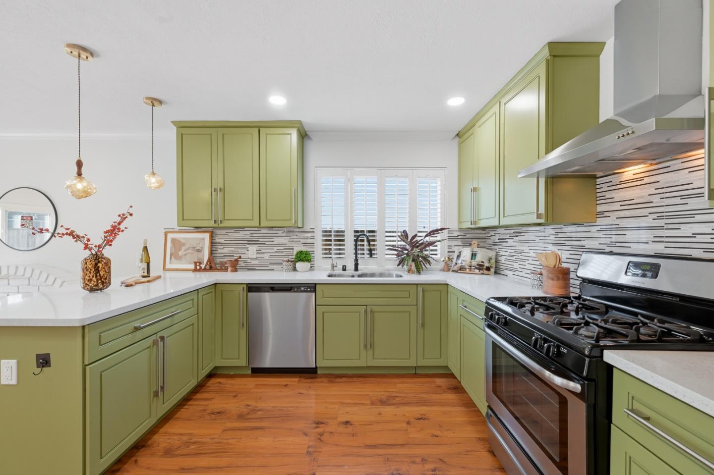 Detail Gallery Image 9 of 36 For 32395 Sheffield Ln, Union City,  CA 94587 - 4 Beds | 2 Baths