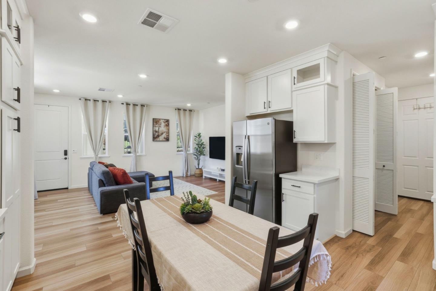 Detail Gallery Image 5 of 24 For 6376 Paysar Ln, Gilroy,  CA 95020 - 2 Beds | 2 Baths