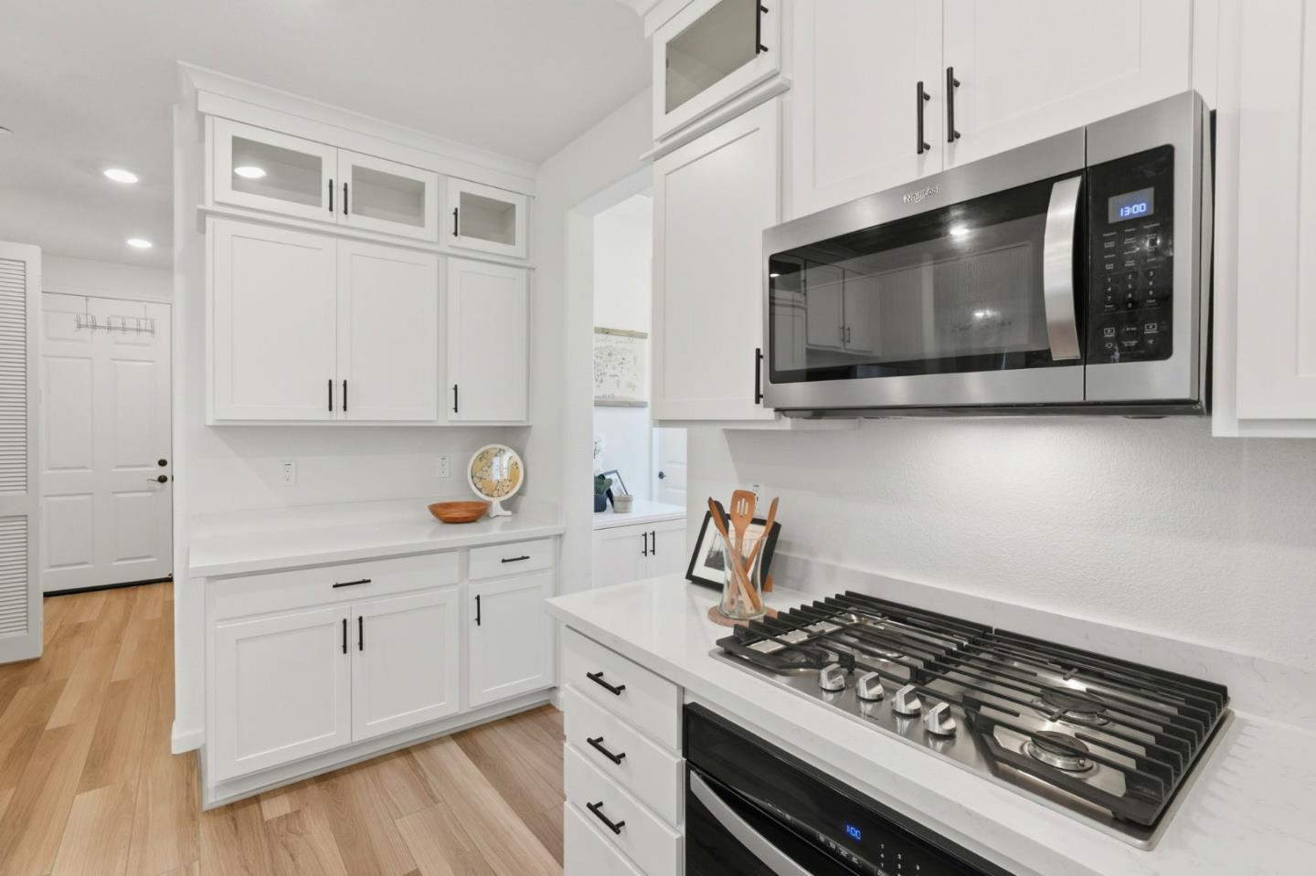 Detail Gallery Image 9 of 24 For 6376 Paysar Ln, Gilroy,  CA 95020 - 2 Beds | 2 Baths