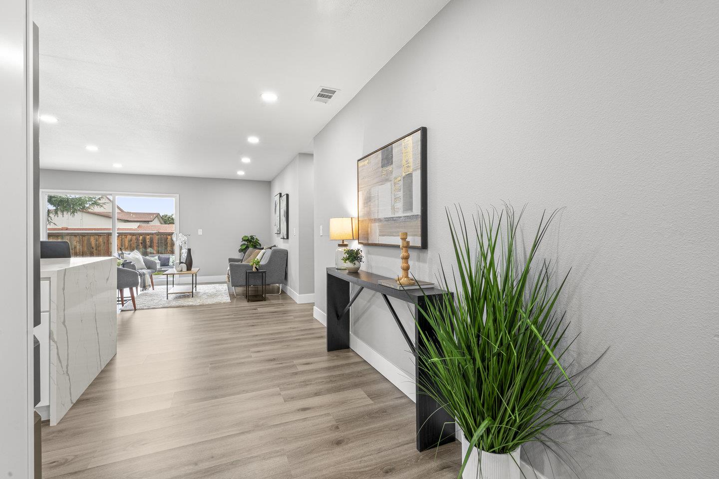 Detail Gallery Image 9 of 49 For 1591 Glazier Dr, Concord,  CA 94521 - 4 Beds | 3 Baths