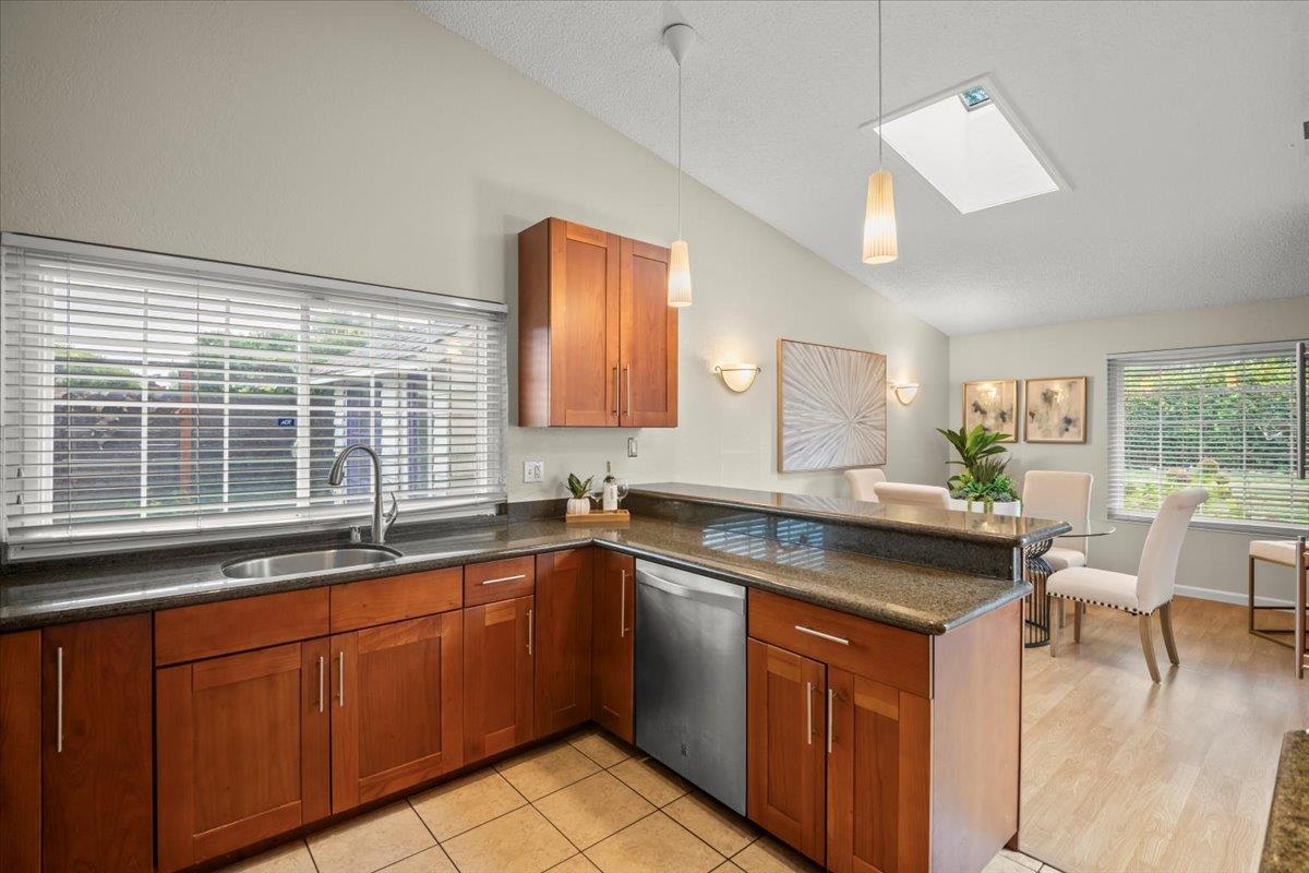 Detail Gallery Image 12 of 28 For 1350 N Cabrillo Hwy, Half Moon Bay,  CA 94019 - 3 Beds | 2 Baths