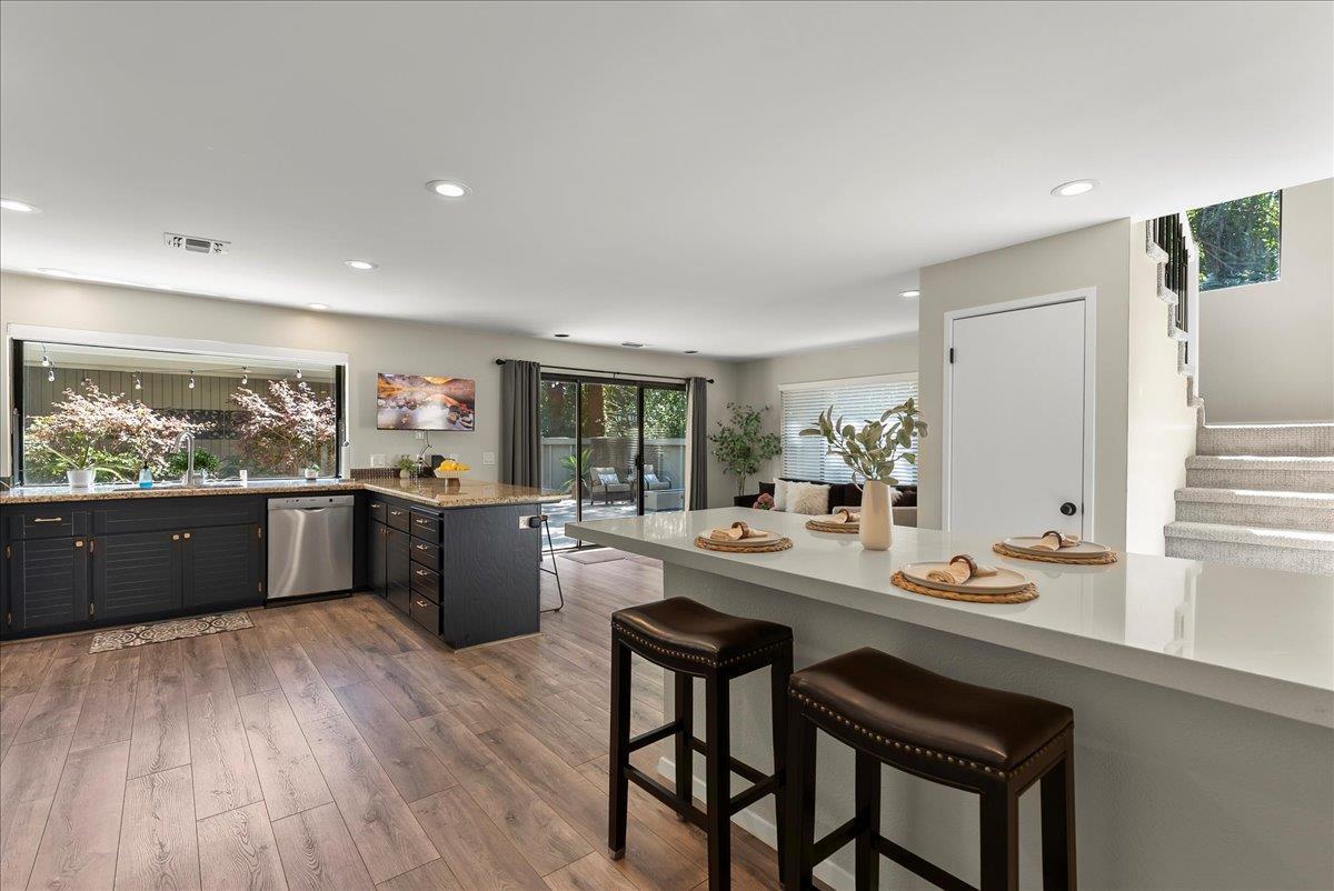 Detail Gallery Image 10 of 37 For 2133 Gold Rush Dr, Gold River,  CA 95670 - 3 Beds | 2/1 Baths