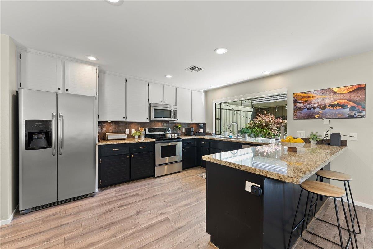 Detail Gallery Image 12 of 37 For 2133 Gold Rush Dr, Gold River,  CA 95670 - 3 Beds | 2/1 Baths