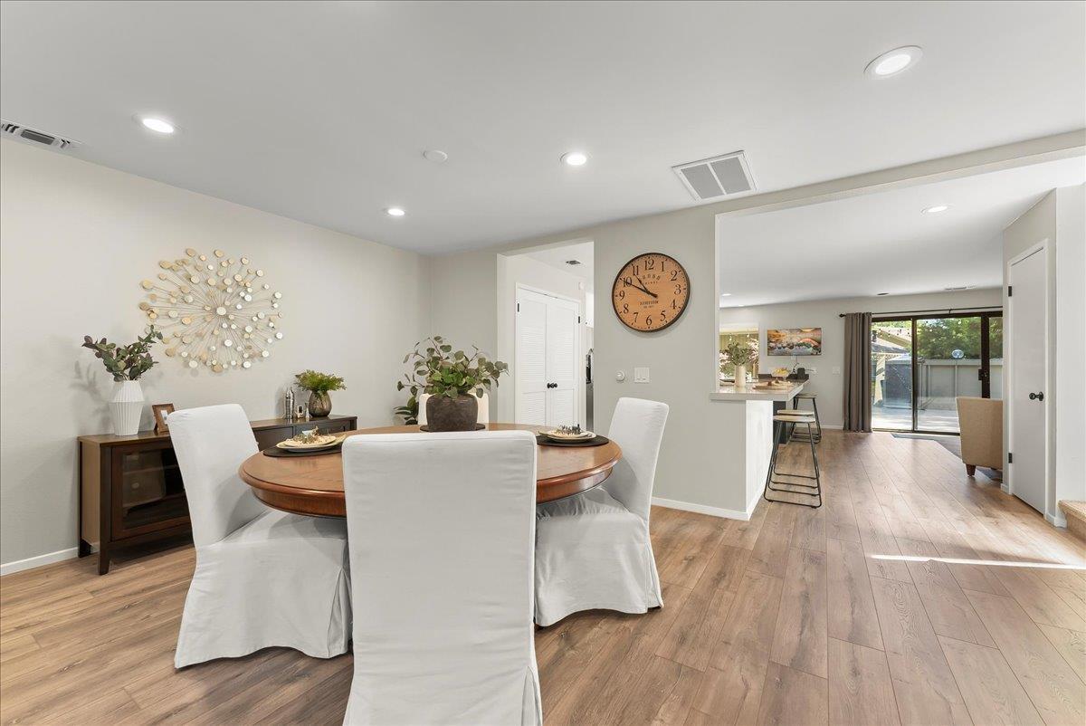 Detail Gallery Image 13 of 37 For 2133 Gold Rush Dr, Gold River,  CA 95670 - 3 Beds | 2/1 Baths