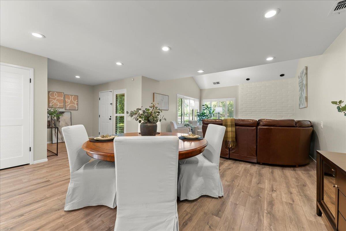 Detail Gallery Image 14 of 37 For 2133 Gold Rush Dr, Gold River,  CA 95670 - 3 Beds | 2/1 Baths