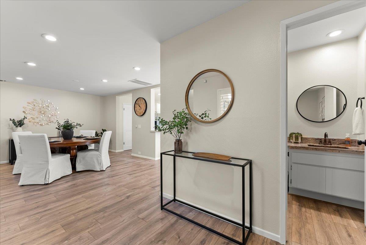 Detail Gallery Image 17 of 37 For 2133 Gold Rush Dr, Gold River,  CA 95670 - 3 Beds | 2/1 Baths