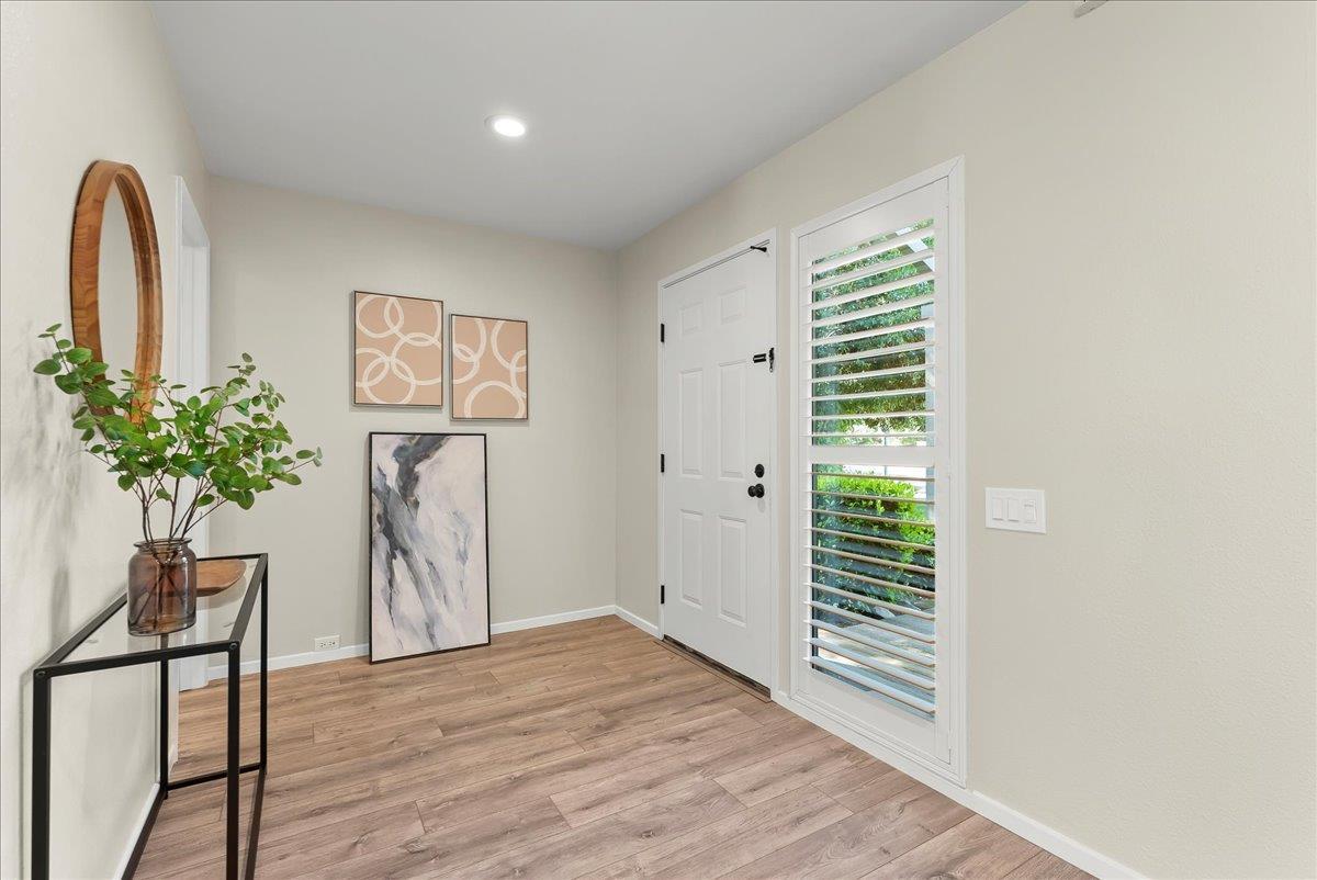 Detail Gallery Image 18 of 37 For 2133 Gold Rush Dr, Gold River,  CA 95670 - 3 Beds | 2/1 Baths