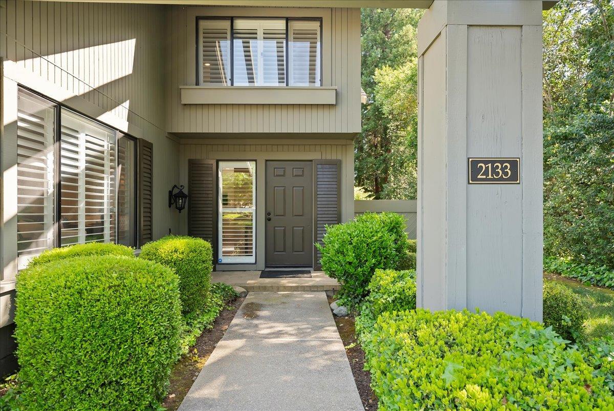 Detail Gallery Image 4 of 37 For 2133 Gold Rush Dr, Gold River,  CA 95670 - 3 Beds | 2/1 Baths